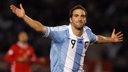 开云体育移动版-金牌之夜！阿根廷足球队荣耀封王，阿根廷冠军