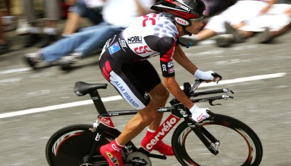 开云电竞登录-篮球运动员专项体能训练成效显著，篮球专项体能的五个方面