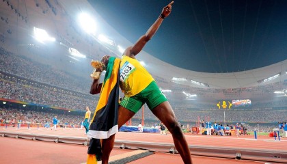 开云官网在线-中国队前锋洛佩斯在巴黎奥运会上表现出色，足球运动员洛佩斯